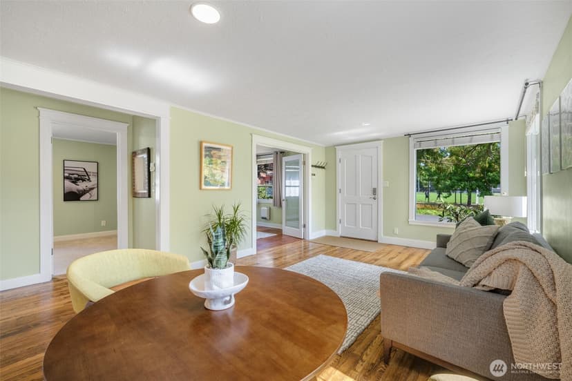 Property photo for 11017 31st Avenue NE, Seattle photo 4