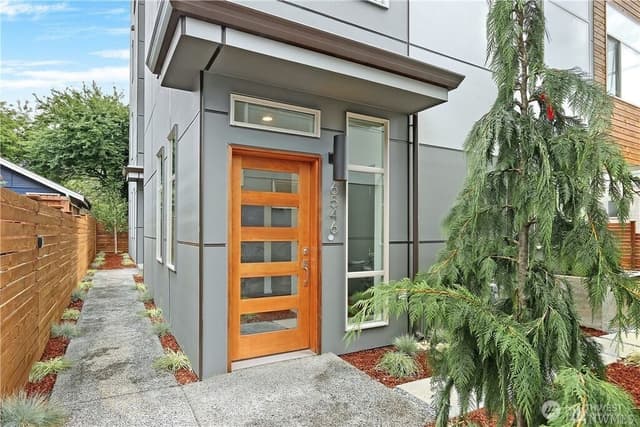 Property photo for 6546 24th Avenue NW, Seattle photo 2
