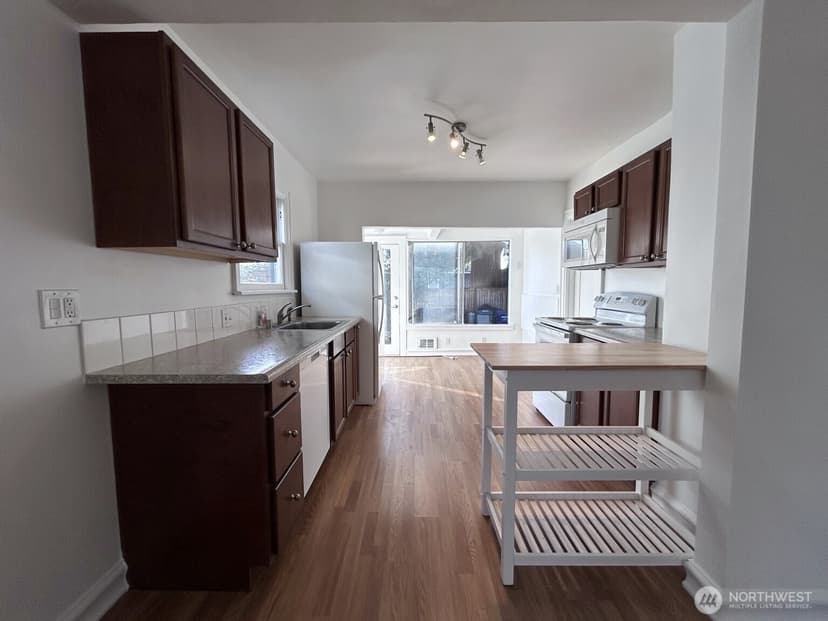 Property photo for 125 NE 52nd Street, Seattle photo 12