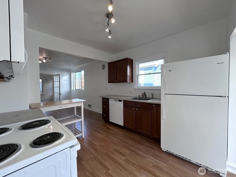 Property photo for 125 NE 52nd Street, Seattle photo 13