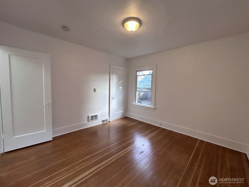 Property photo for 125 NE 52nd Street, Seattle photo 22