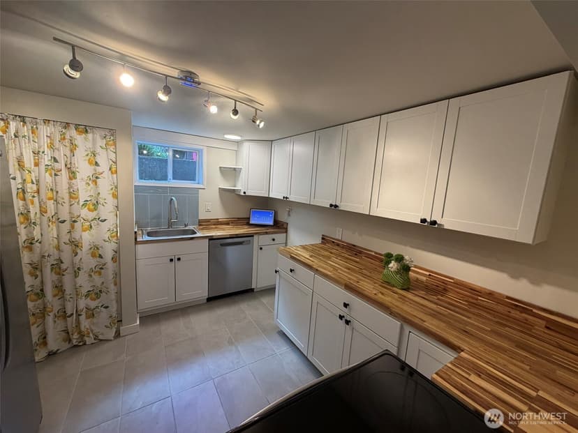 Property photo for 522 Hawthorne Street, Everett photo 16