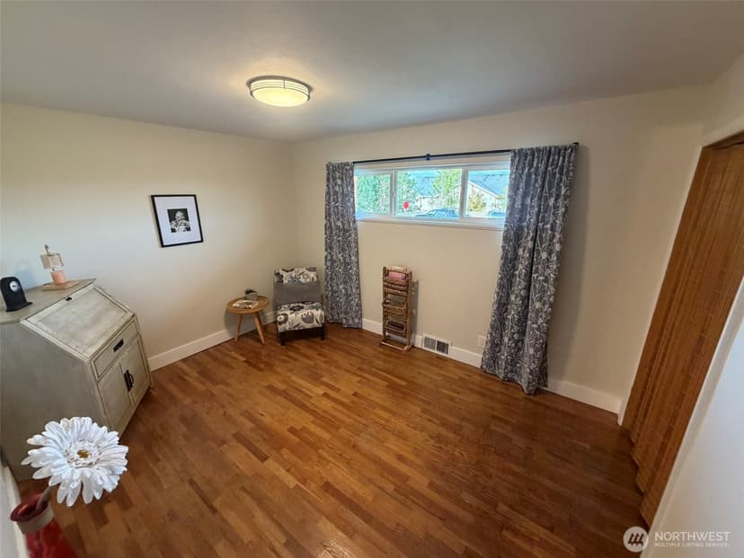 Property photo for 522 Hawthorne Street, Everett photo 8