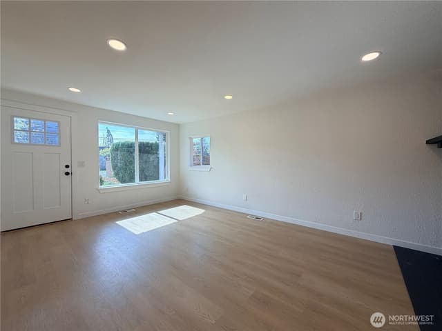 Property photo for 209 E 65th Street, Tacoma photo 5