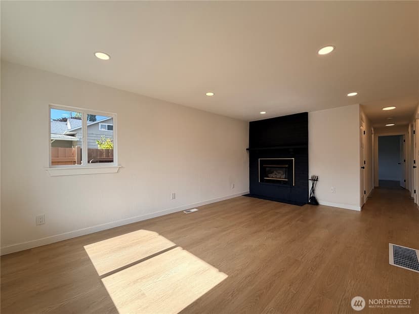 Property photo for 209 E 65th Street, Tacoma photo 3