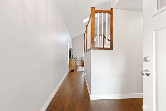 Property photo for 17525 27th Avenue NE, Marysville photo 4