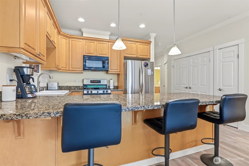 Property photo for 1854 NW 195th Street #205, Shoreline photo 11