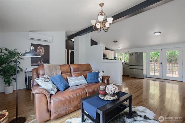 Property photo for 18908 SE 116th Place, Issaquah photo 4