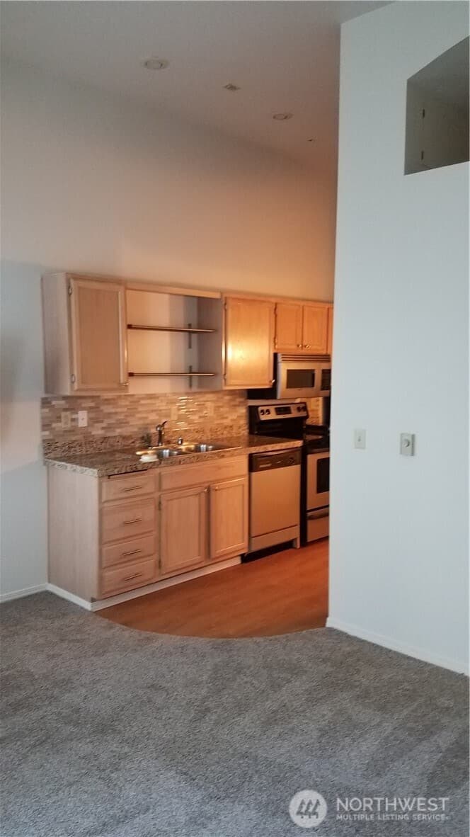 Property photo for 3028 Western Avenue #309, Seattle photo 4
