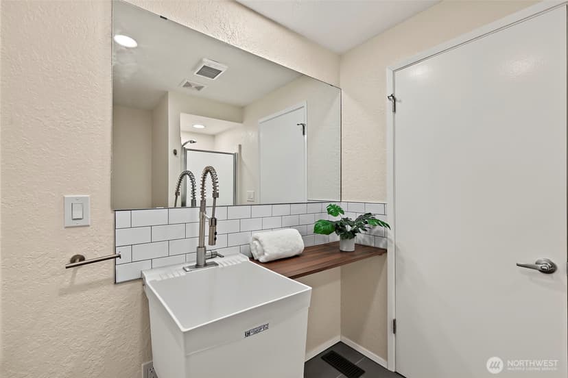 Property photo for 13020 158th Avenue SE, Renton photo 11