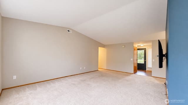 Property photo for 11945 SE 260th Place, Kent photo 4