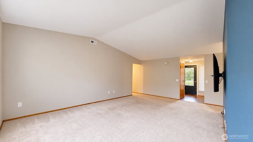 Property photo for 11945 SE 260th Place, Kent photo 4