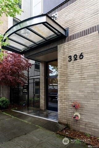 Property photo for 326 Queen Anne Avenue N #402, Seattle