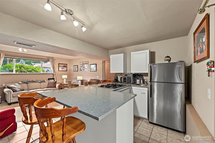 Property photo for 218 S 317th Place, Federal Way photo 18
