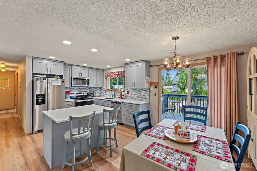 Property photo for 218 S 317th Place, Federal Way photo 8