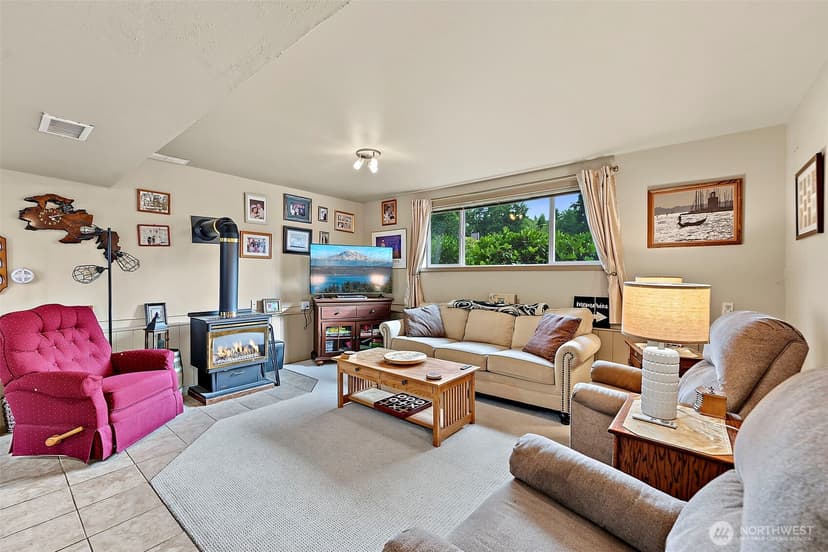 Property photo for 218 S 317th Place, Federal Way photo 14