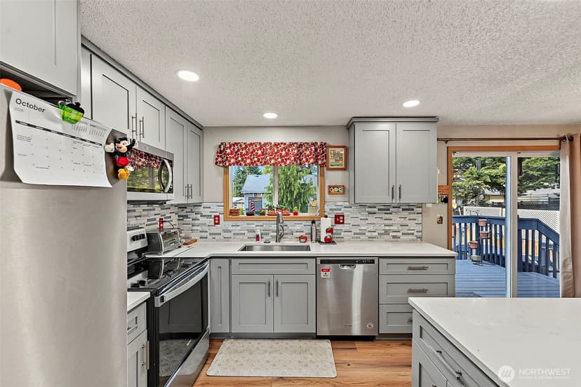 Property photo for 218 S 317th Place, Federal Way photo 7