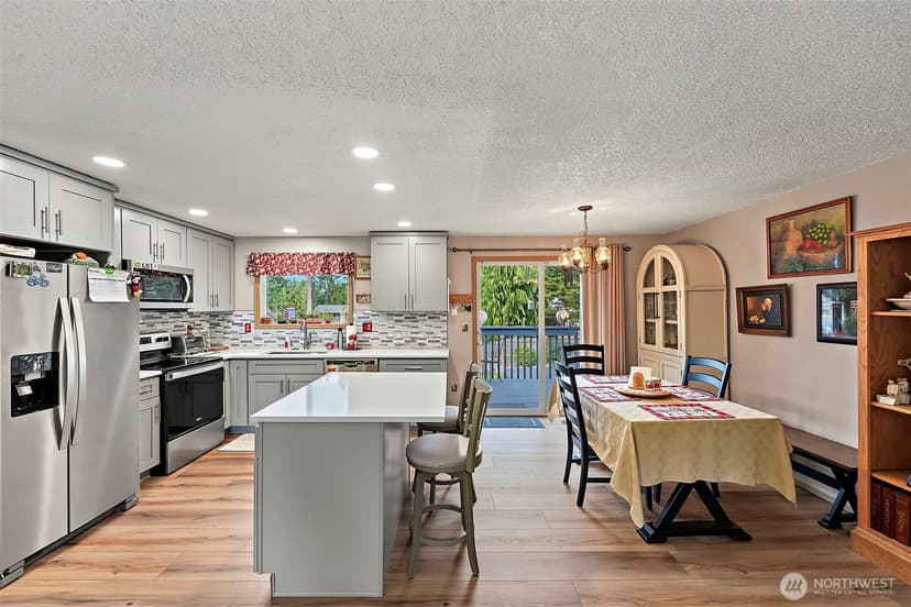 Property photo for 218 S 317th Place, Federal Way photo 6