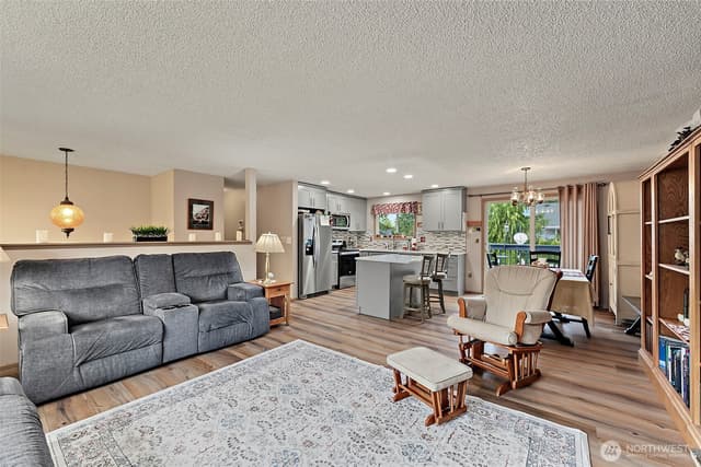 Property photo for 218 S 317th Place, Federal Way photo 5