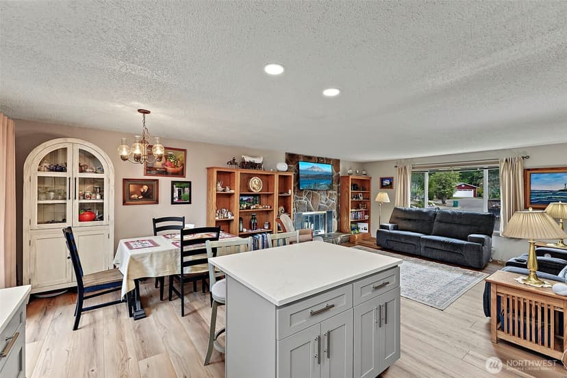 Property photo for 218 S 317th Place, Federal Way photo 11
