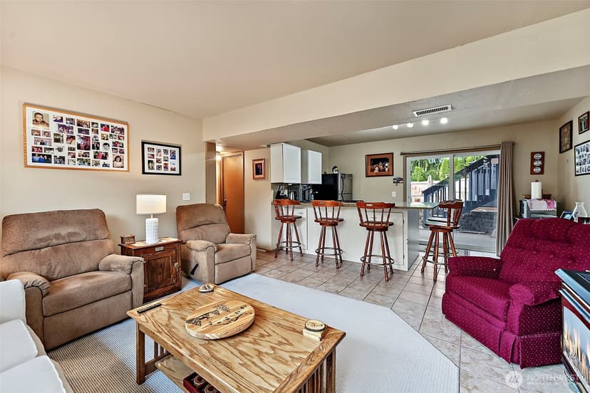 Property photo for 218 S 317th Place, Federal Way photo 16