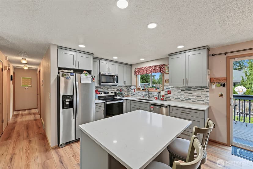 Property photo for 218 S 317th Place, Federal Way photo 12