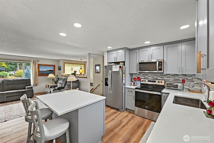 Property photo for 218 S 317th Place, Federal Way photo 10
