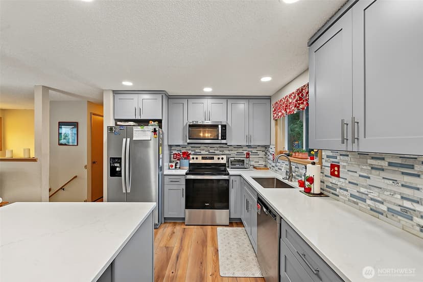 Property photo for 218 S 317th Place, Federal Way photo 9