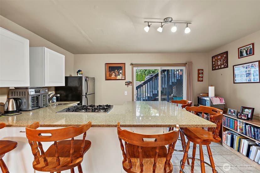 Property photo for 218 S 317th Place, Federal Way photo 17