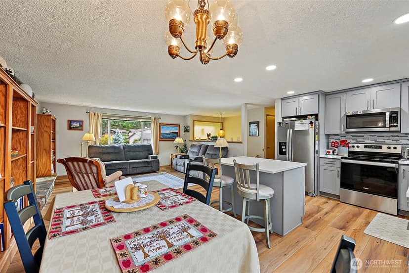 Property photo for 218 S 317th Place, Federal Way photo 13