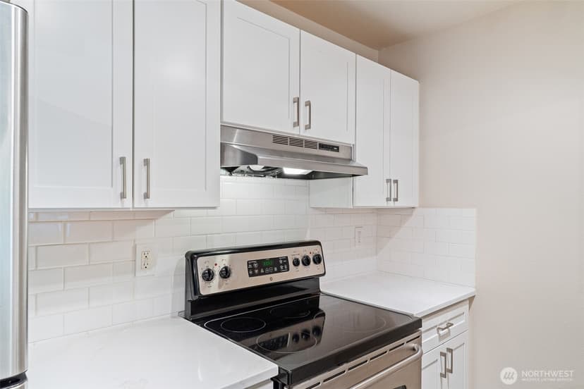 Property photo for 15415 35th Avenue W #F105, Lynnwood photo 3