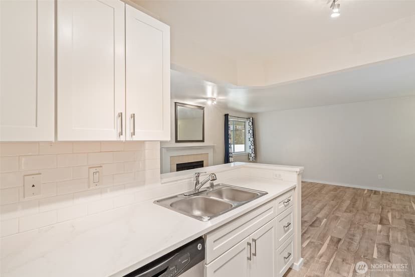 Property photo for 15415 35th Avenue W #F105, Lynnwood photo 4