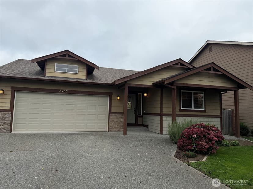 Property photo for 5755 122nd Place NE, Marysville photo 2