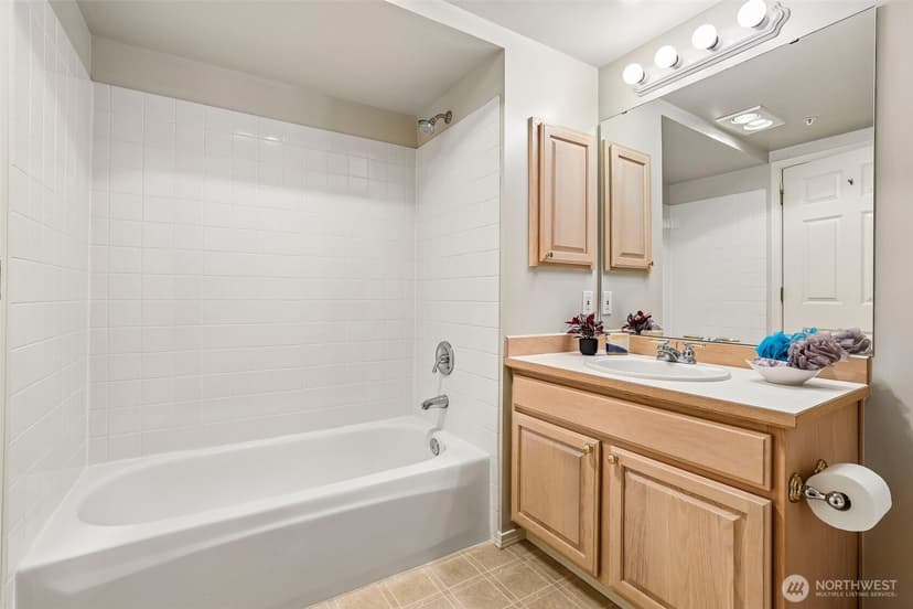 Property photo for 22535 SE Highland Circle #302, Issaquah photo 20