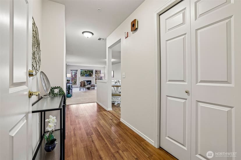 Property photo for 22535 SE Highland Circle #302, Issaquah photo 5
