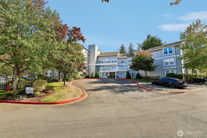 Property photo for 22535 SE Highland Circle #302, Issaquah photo 3