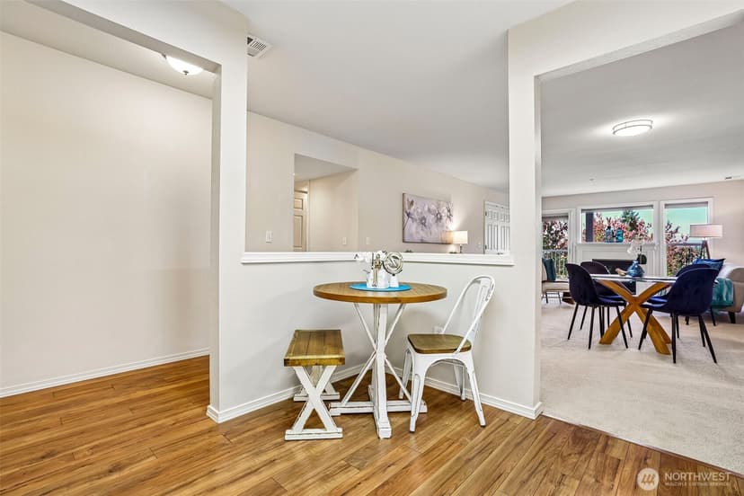 Property photo for 22535 SE Highland Circle #302, Issaquah photo 18