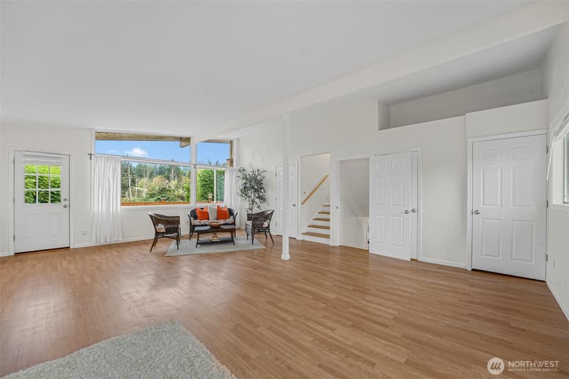 Property photo for 15425 SE 11th Street, Bellevue photo 9