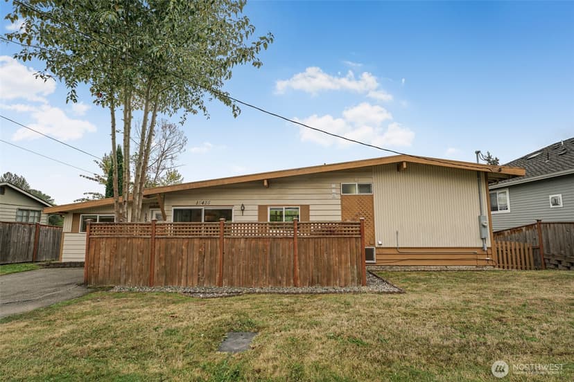 Property photo for 15425 SE 11th Street, Bellevue photo 2