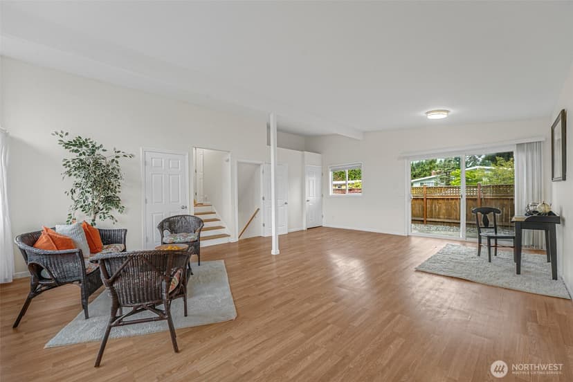 Property photo for 15425 SE 11th Street, Bellevue photo 7