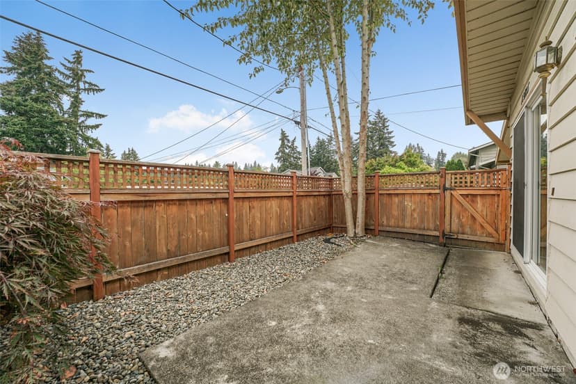 Property photo for 15425 SE 11th Street, Bellevue photo 10