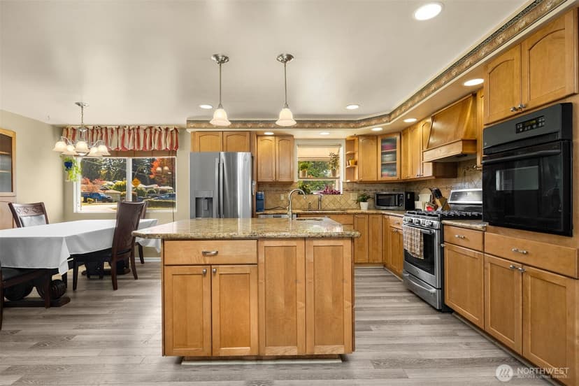 Property photo for 12820 SE 172nd Street, Renton photo 13