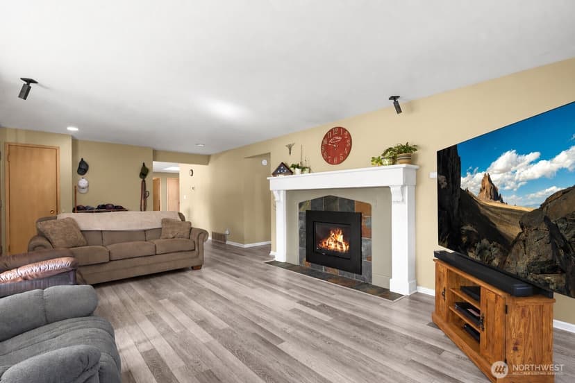 Property photo for 12820 SE 172nd Street, Renton photo 7