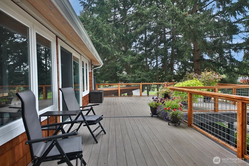 Property photo for 2496 Discovery Place, Langley photo 11
