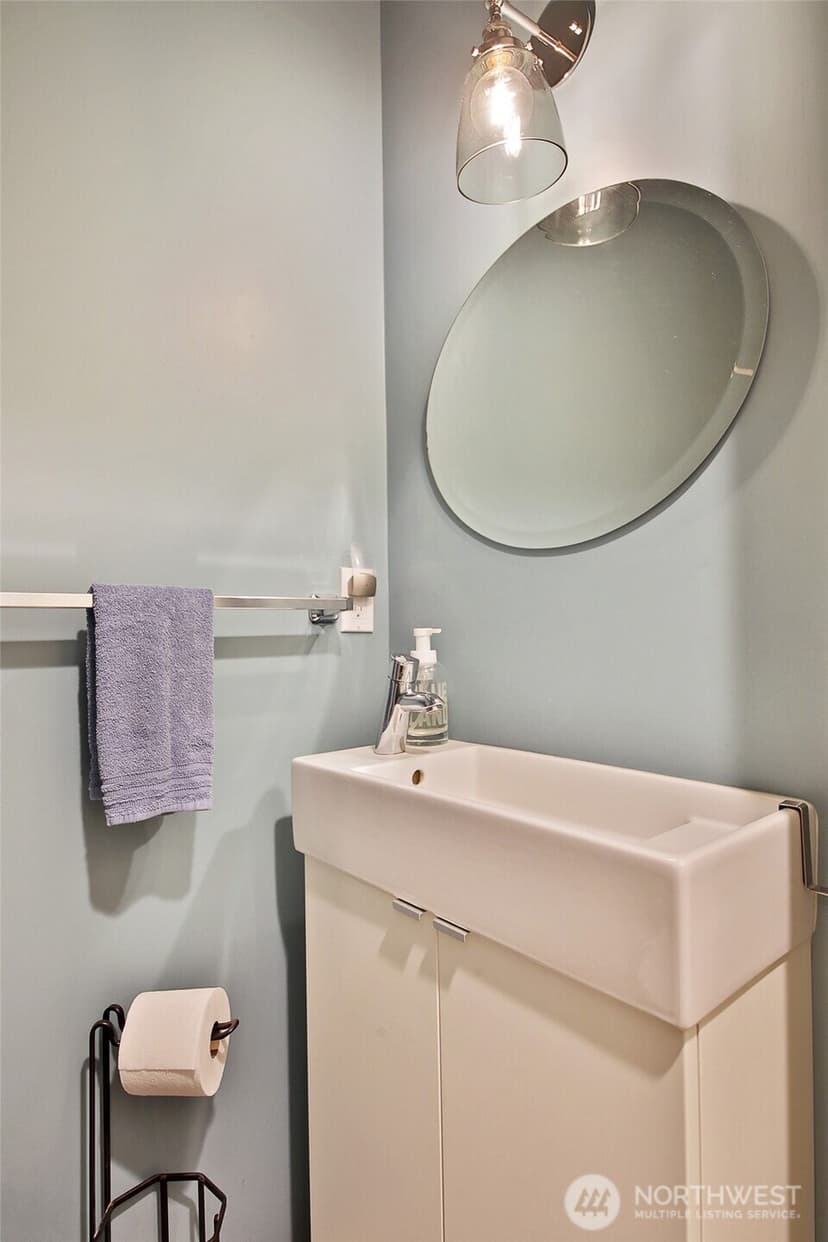 Property photo for 2496 Discovery Place, Langley photo 29
