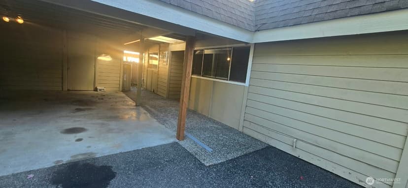 Property photo for 13821 SE Allen Road #B, Bellevue photo 19