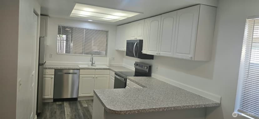 Property photo for 13821 SE Allen Road #B, Bellevue photo 13