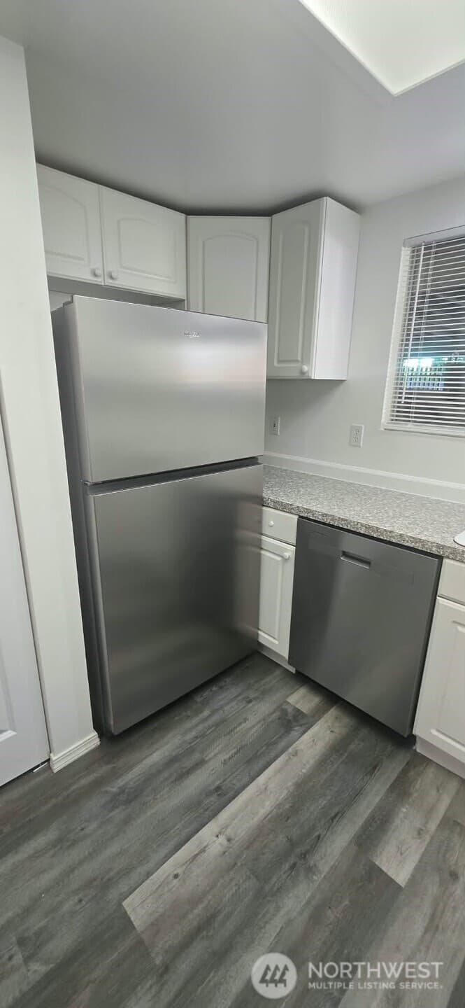 Property photo for 13821 SE Allen Road #B, Bellevue photo 3