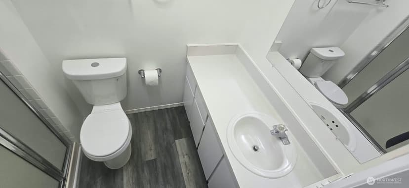 Property photo for 13821 SE Allen Road #B, Bellevue photo 7