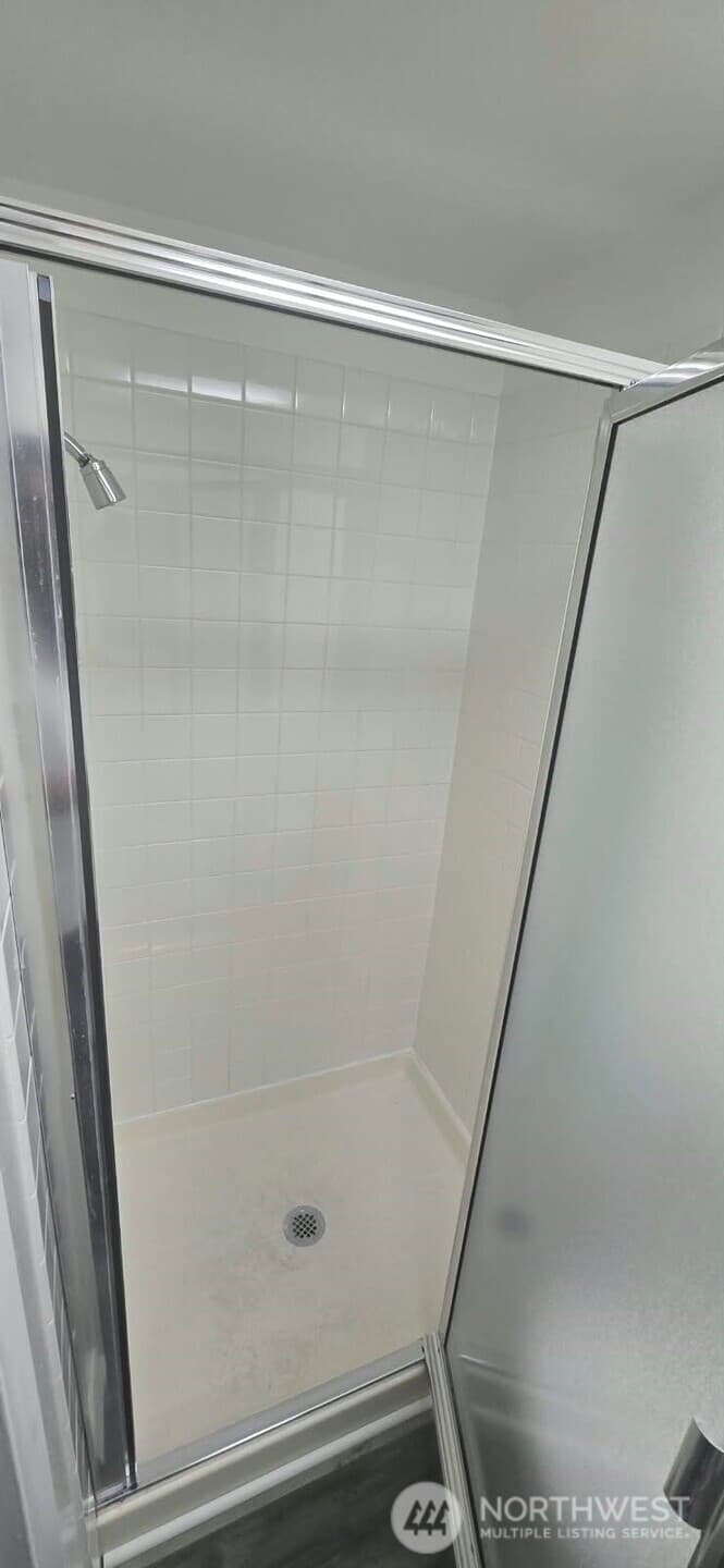 Property photo for 13821 SE Allen Road #B, Bellevue photo 9